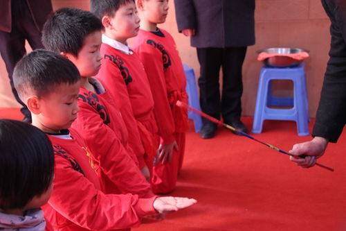 非遗传承人李龙祥弘扬优秀传统文化传承千年拜师礼仪