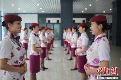 【重庆“动姐”礼仪培训备战铁路调图】全国铁路即将迎来“7.10”调图。近日_傻大方·悦读