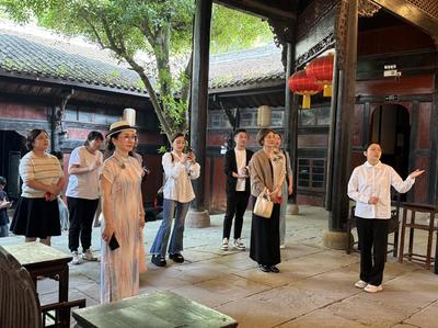 我院教师党支部与重庆市礼仪文化研究会党支部联合开展主题党日活动