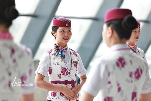 重庆 高铁乘务员开展服务礼仪培训