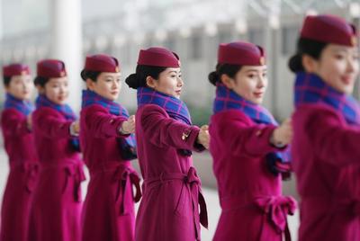 重庆:高铁乘务员培训迎春运 重庆礼仪