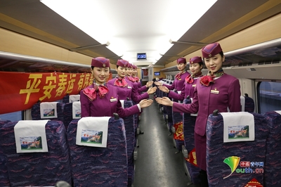 重庆“动妹”布置温馨车厢，倒计时进入“春运时间”