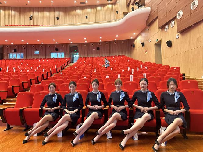 校艺术团礼仪队受邀参加2025年书香重庆全民阅读盛典